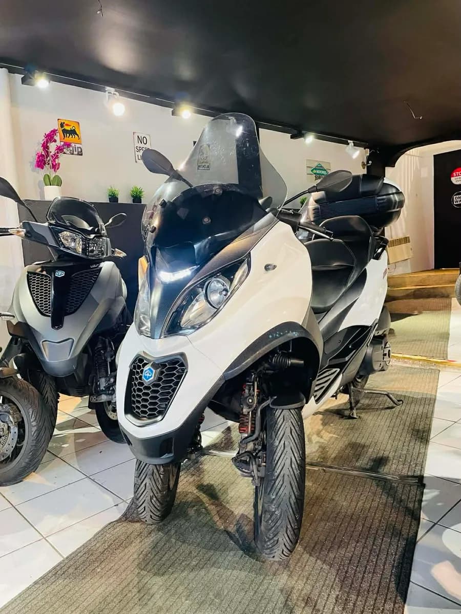 Piaggio MP3 500